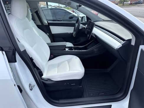 Used 2021 Tesla Model Y Long Range AWD/4WD image 9