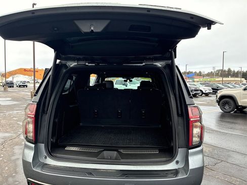 Used 2022 Chevrolet Suburban RST w/ Luxury Package image 22