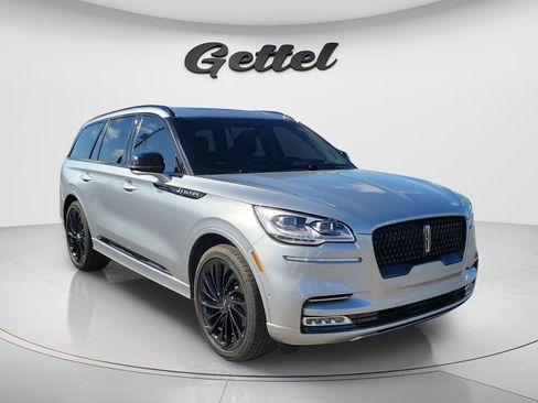 Used 2023 Lincoln Aviator Reserve w/ Equipment Group 201A image 2