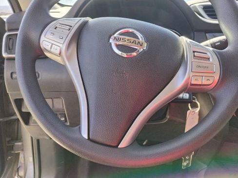 Used 2016 Nissan Rogue S w/ Appearance Package image 16