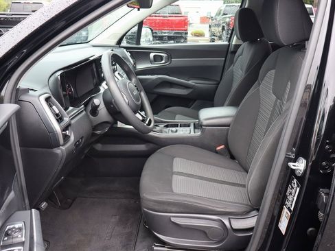 Used 2022 Kia Sorento LX image 4