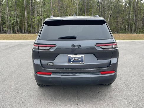Used 2023 Jeep Grand Cherokee L Laredo image 6