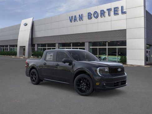 New 2025 Ford Maverick Lobo image 7