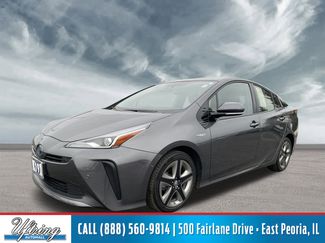 Used 2019 Toyota Prius XLE video 1