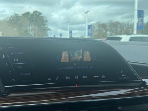 Used 2023 Cadillac Escalade Premium Luxury image 12