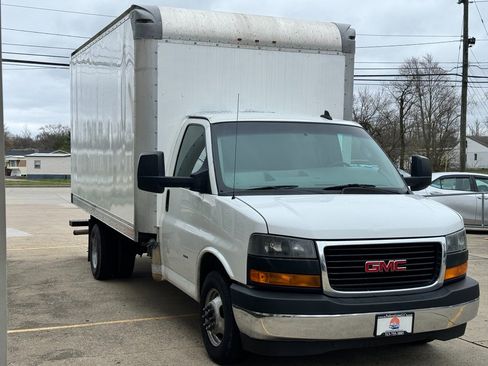Used 2019 GMC Savana 3500 w/ Power Convenience Package image 3