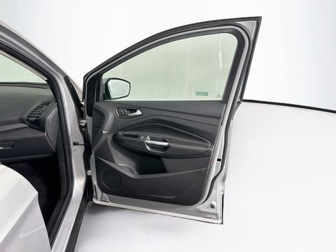 Used 2017 Ford Escape SE w/ SE Leather Comfort Package FWD image 31