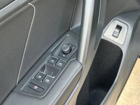 Certified 2023 Volkswagen Tiguan SE w/ Panoramic Sunroof Package FWD image 19