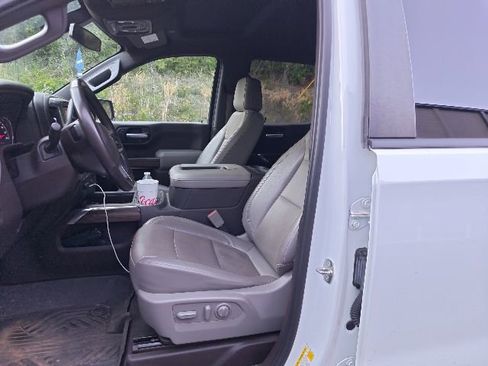 Used 2020 Chevrolet Silverado 1500 RST AWD/4WD image 9