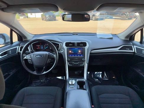 Used 2020 Ford Fusion SE FWD image 15
