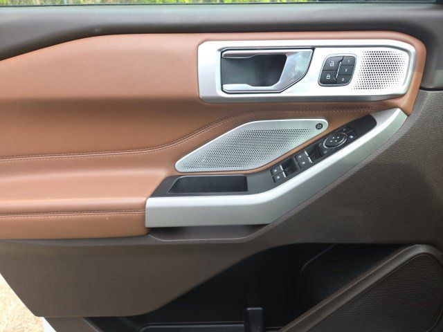 Used 2024 Ford Explorer King Ranch w/ Technology Package RWD image 13