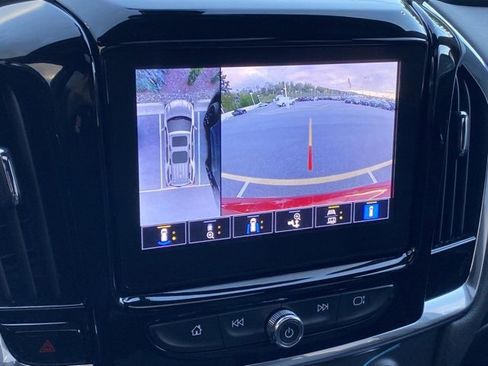 Used 2023 Chevrolet Traverse RS image 17