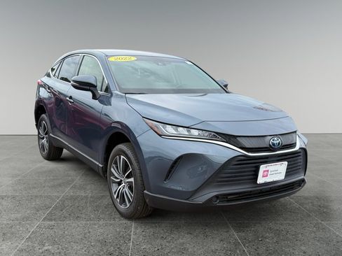 Used 2022 Toyota Venza LE AWD/4WD image 9