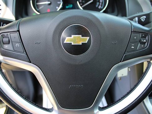 Used 2014 Chevrolet Captiva Sport LTZ FWD image 25
