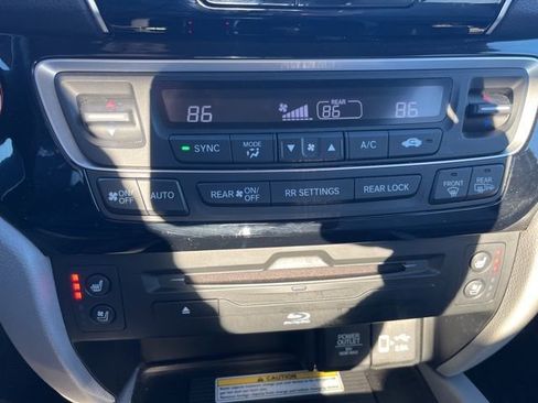 Used 2019 Honda Pilot Elite image 19