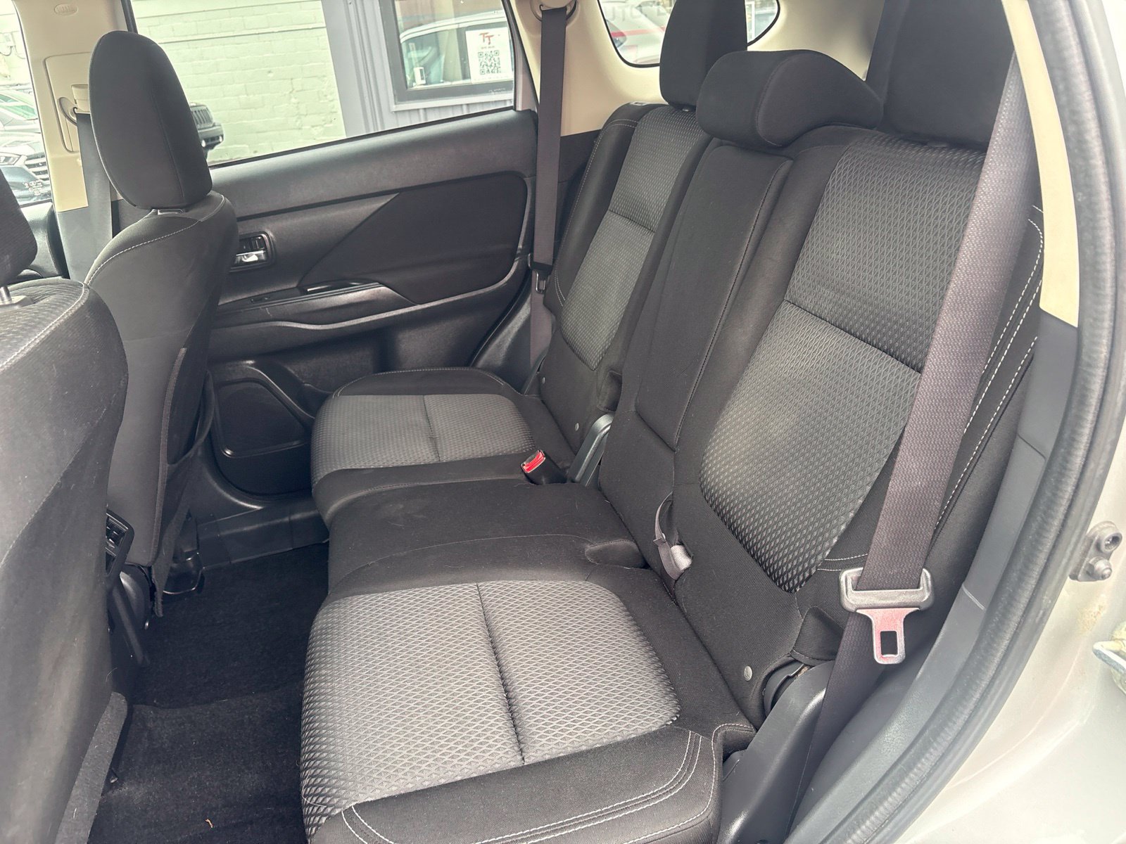 Used 2019 Mitsubishi Outlander AWD image 13