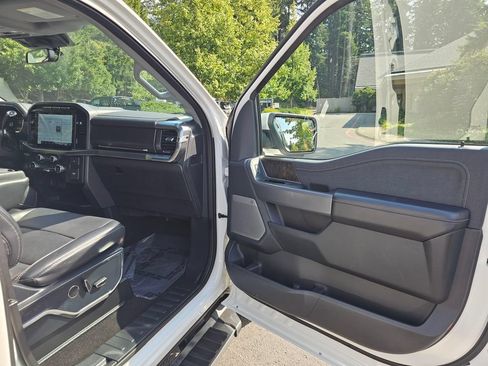 Used 2021 Ford F150 Lariat w/ Equipment Group 501A Mid AWD/4WD image 12