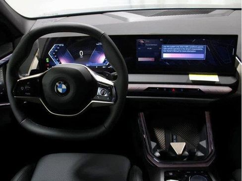 Used 2025 BMW X3 xDrive30i w/ Convenience Package image 3