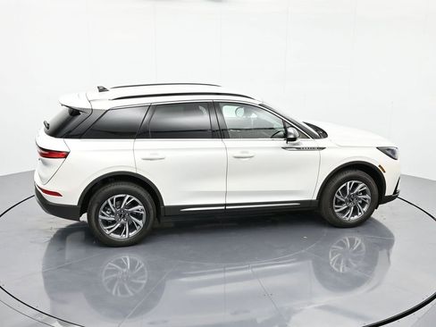 New 2026 Lincoln Corsair Premiere image 31