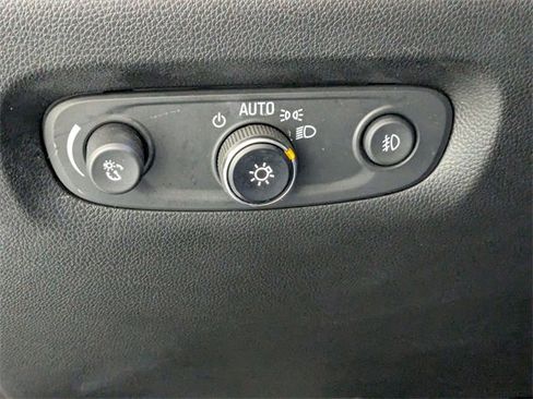 Used 2020 Chevrolet Traverse Premier image 16