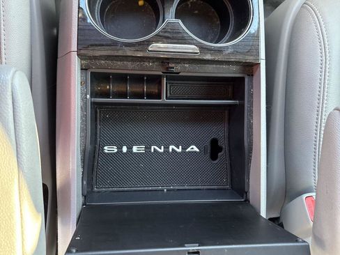 Used 2020 Toyota Sienna XLE image 15