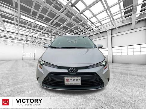 Used 2026 Toyota Corolla LE image 8