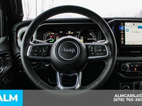 Used 2025 Jeep Wrangler Unlimited Sahara w/ Safety Group image 23