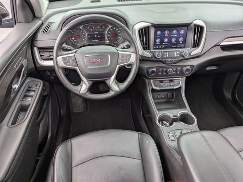 Used 2024 GMC Terrain SLT image 25