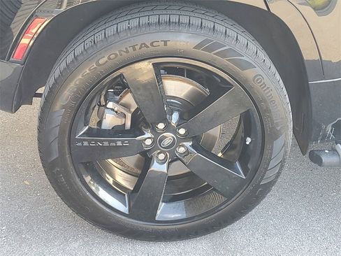 Used 2021 Land Rover Defender 110 X-Dynamic HSE image 13