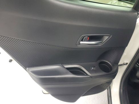 Used 2018 Toyota C-HR XLE image 15