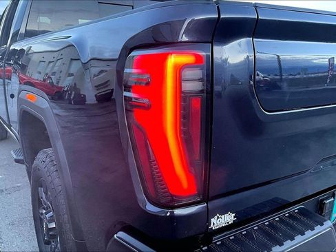 Used 2024 GMC Sierra 2500 AT4 w/ AT4 Preferred Package image 31