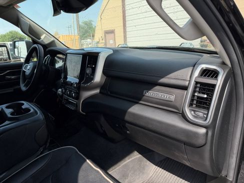 Used 2022 RAM 1500 Laramie AWD/4WD image 16