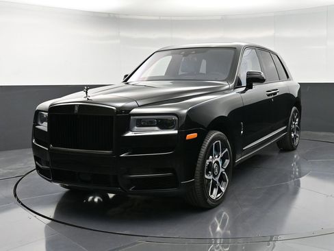 Used 2024 Rolls-Royce Cullinan Black Badge w/ Driver's Package image 6