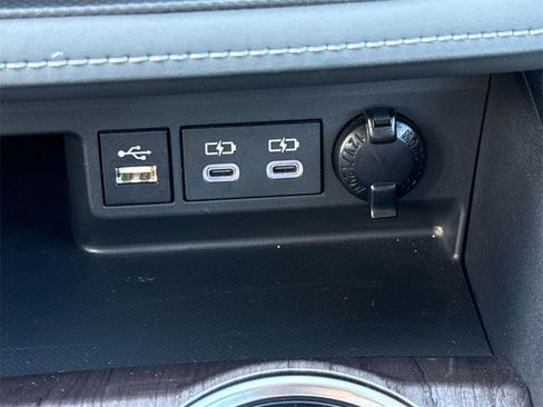 Used 2024 Toyota Highlander Platinum image 23