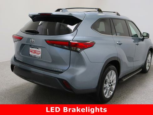 Used 2023 Toyota Highlander Limited image 7