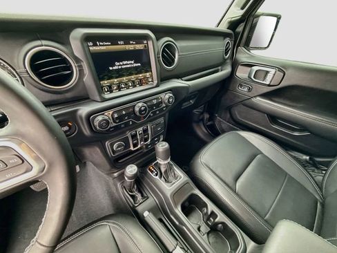 Used 2022 Jeep Wrangler Unlimited Sahara w/ Cold Weather Group AWD/4WD image 28
