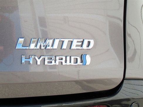 Used 2021 Toyota Sienna Limited image 44