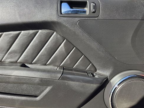 Used 2012 Ford Mustang Premium image 19