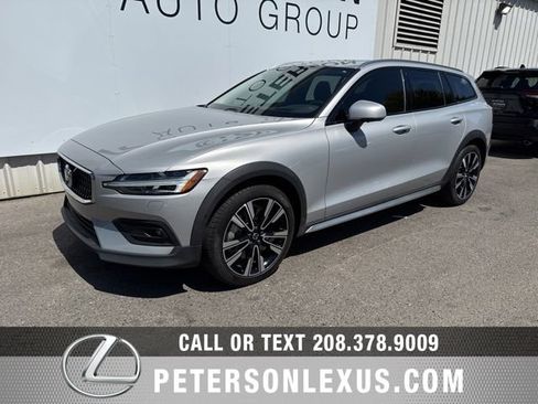 Used 2024 Volvo V60 B5 Cross Country Ultimate AWD/4WD image 8