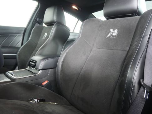 Used 2022 Dodge Charger Scat Pack w/ Dynamics Package image 9