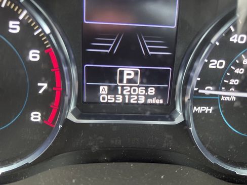 Used 2017 Subaru Forester 2.5i Premium image 9