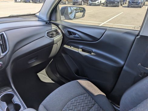 Used 2023 Chevrolet Equinox LT image 18
