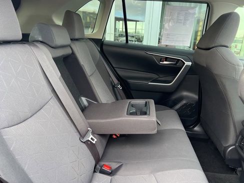 Certified 2019 Toyota RAV4 XLE image 31