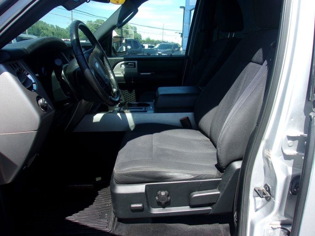 Used 2017 Ford Expedition EL XLT RWD image 11