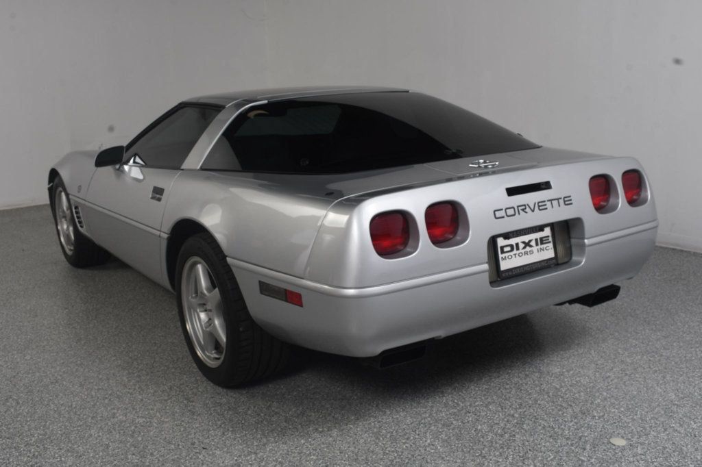 Used 1996 Chevrolet Corvette Coupe RWD image 5