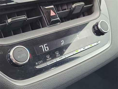 Used 2024 Toyota Corolla LE image 27