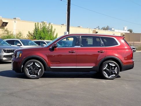Certified 2024 Kia Telluride S w/ S Sunroof Package FWD image 9