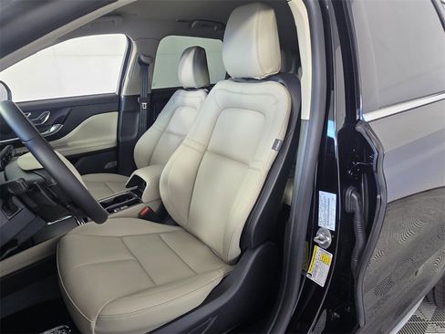 New 2026 Lincoln Corsair Premiere image 7