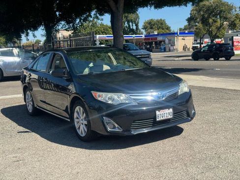 Used 2012 Toyota Camry XLE image 3