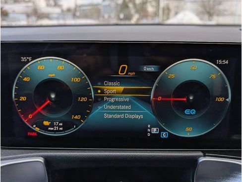 Used 2023 Mercedes-Benz EQB 300 4MATIC image 19